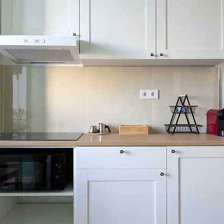 Casa Zeviani - Modern Apartment, Family Friendly, Free Public Parking *