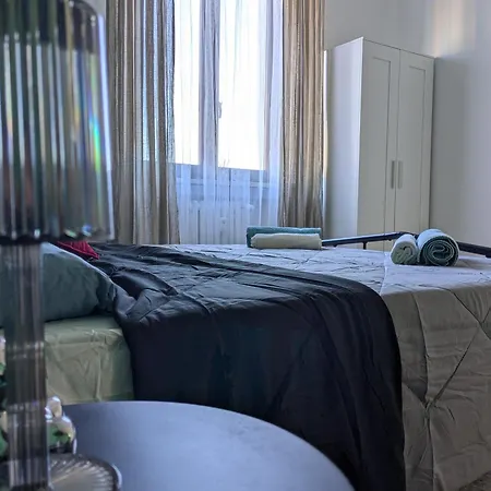 Casa Zeviani - Modern Apartment, Family Friendly, Free Public Parking *