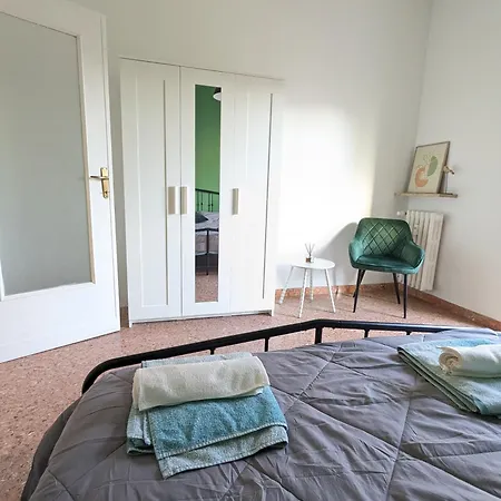 Casa Zeviani - Modern Apartment, Family Friendly, Free Public Parking Appartement