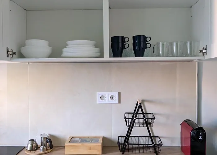 Casa Zeviani - Modern Apartment, Family Friendly, Free Public Parking *